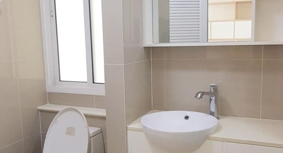 For rent 1 bed condo in Huai Khwang, Bangkok