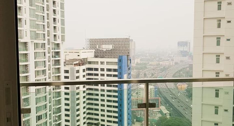 For rent 1 bed condo in Huai Khwang, Bangkok