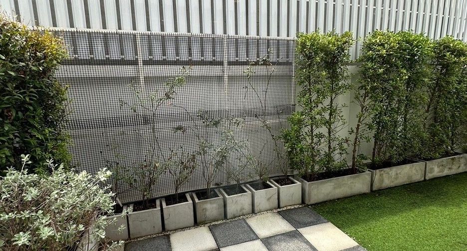 For sale 3 bedrooms townhouse in Lat Phrao, Bangkok
