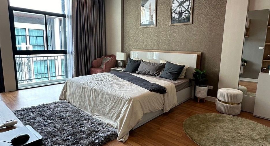 For sale 3 bedrooms townhouse in Lat Phrao, Bangkok
