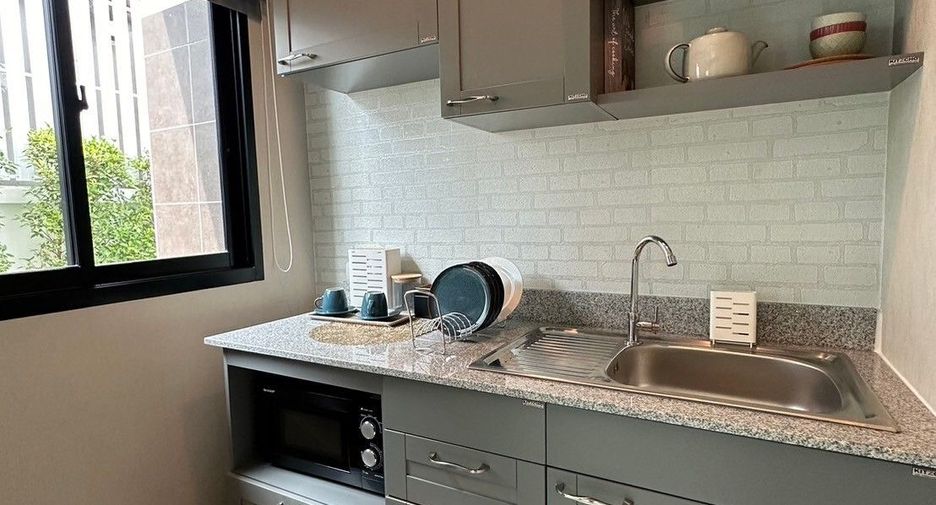 For sale 3 bedrooms townhouse in Lat Phrao, Bangkok