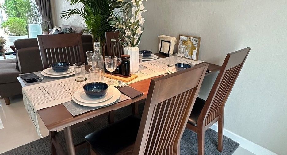 For sale 3 bedrooms townhouse in Lat Phrao, Bangkok