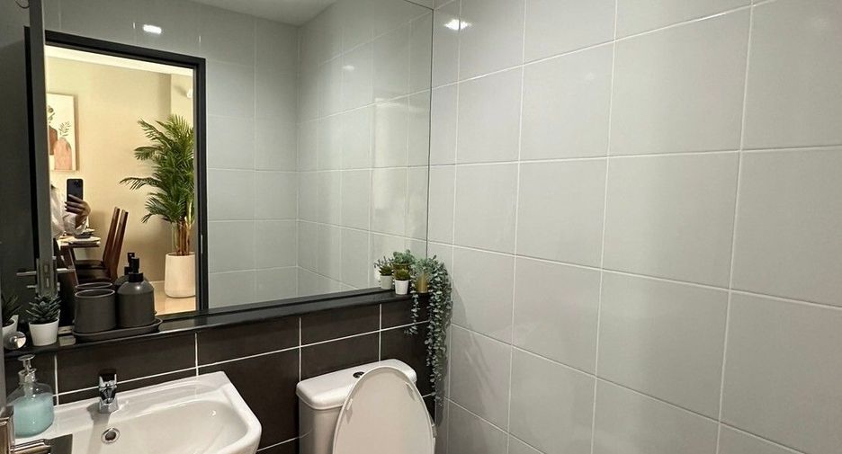 For sale 3 bedrooms townhouse in Lat Phrao, Bangkok