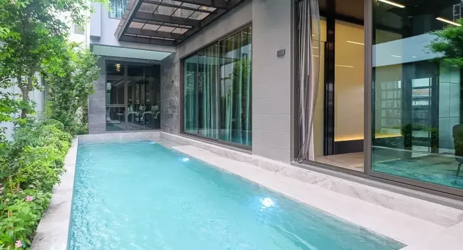 À vendre 4 chambres maison à Bang Kapi, Bangkok