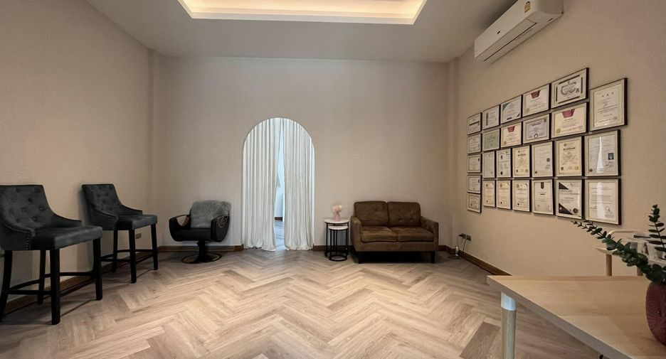 For sale 3 bedrooms townhouse in Don Mueang, Bangkok