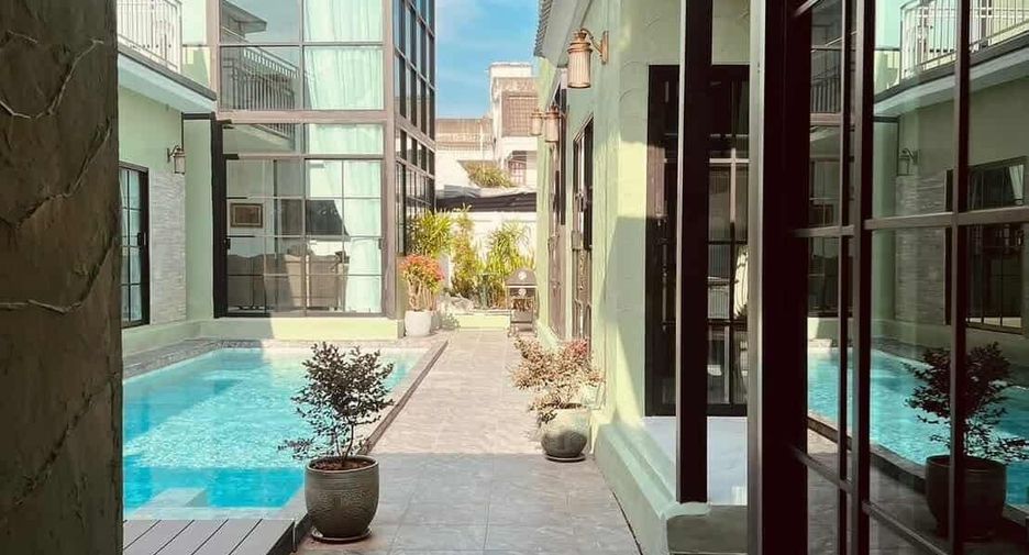 For rent 4 bedrooms villa in Mueang Phuket, Phuket