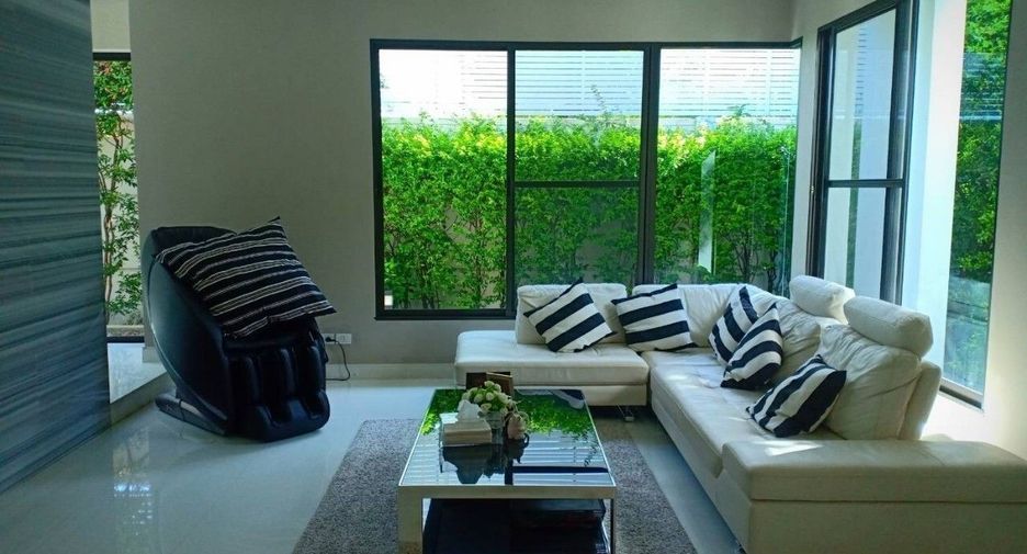 For sale 4 bedrooms house in Taling Chan, Bangkok