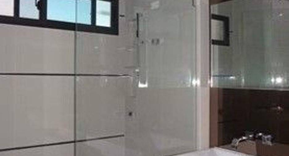 For sale 4 bedrooms house in Taling Chan, Bangkok