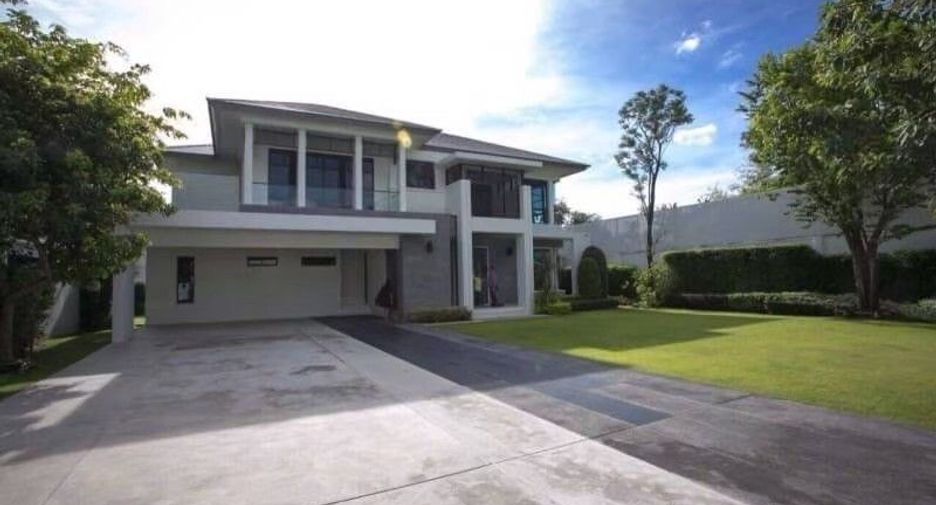 For sale 4 bedrooms house in Taling Chan, Bangkok