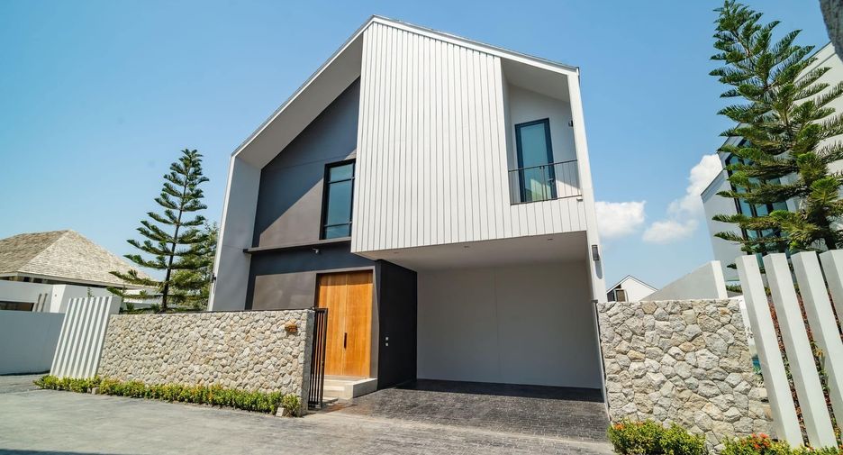 For sale and for rent 4 bedrooms villa in Thalang, Phuket