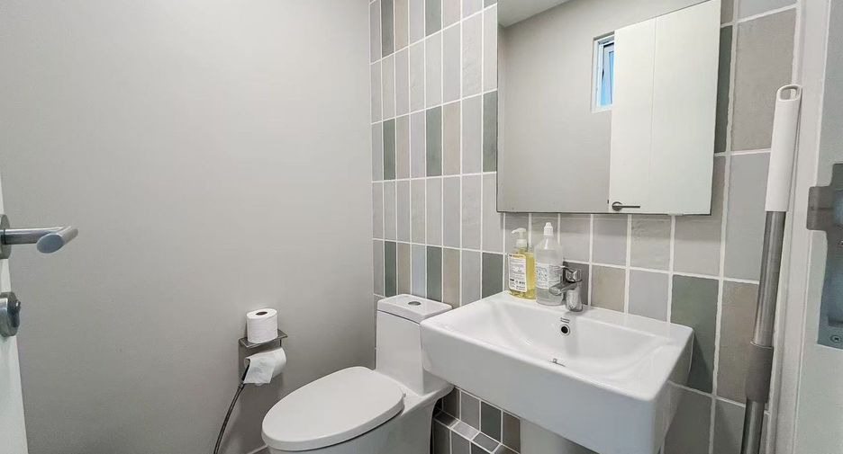 For rent 2 bedrooms townhouse in Prawet, Bangkok