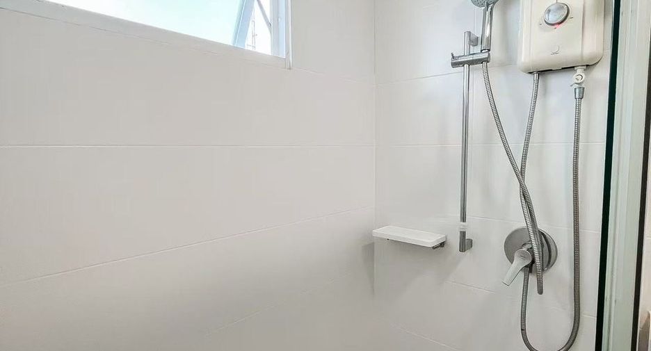 For rent 2 bedrooms townhouse in Prawet, Bangkok