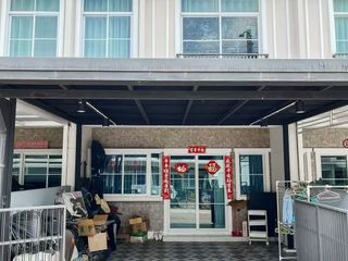 出租 2 卧室 联排别墅 在 Prawet, 曼谷