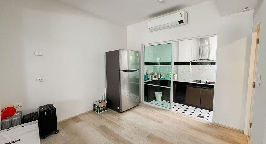 For rent 2 bedrooms townhouse in Prawet, Bangkok