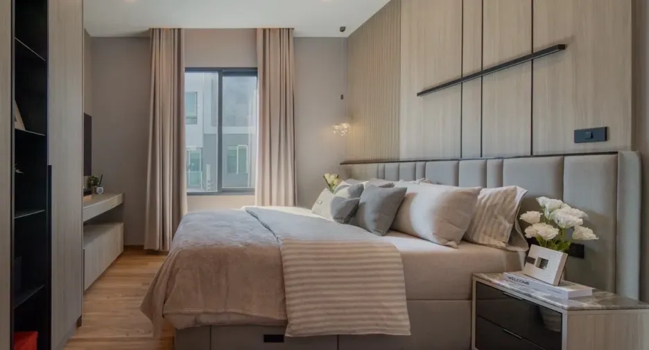 For sale 4 bedrooms townhouse in Phasi Charoen, Bangkok