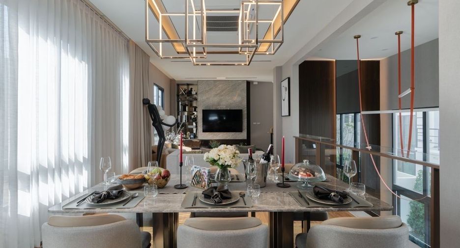 For sale 4 bedrooms townhouse in Phasi Charoen, Bangkok