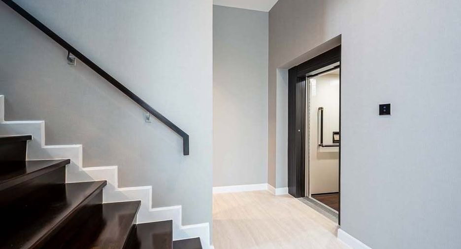 For sale 4 bedrooms house in Suan Luang, Bangkok
