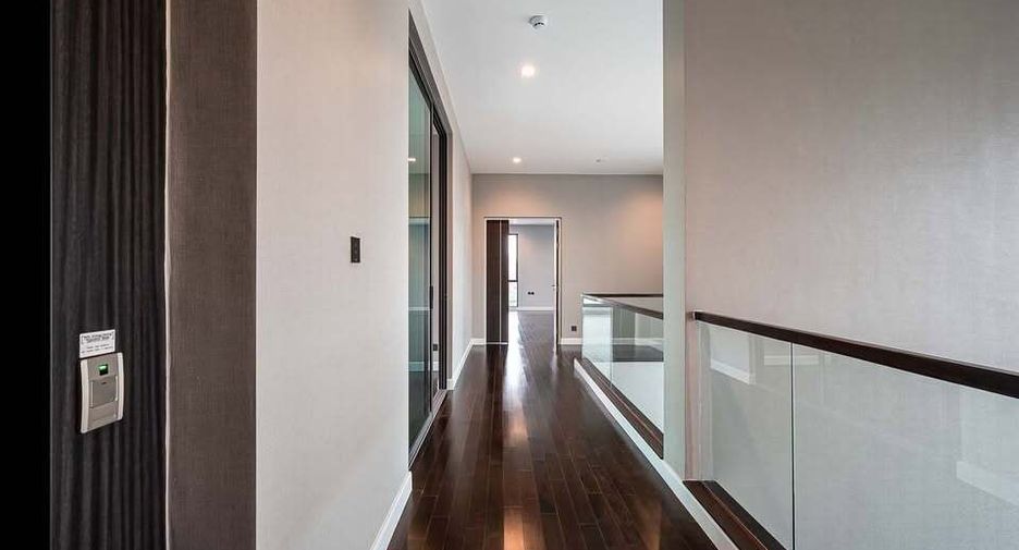 For sale 4 bedrooms house in Suan Luang, Bangkok