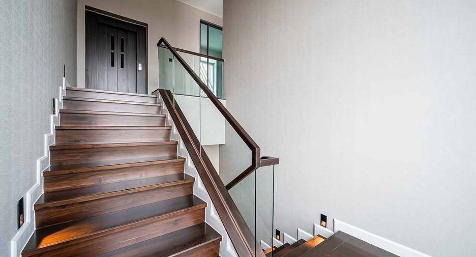 For sale 4 bedrooms house in Suan Luang, Bangkok