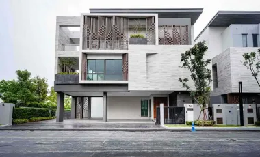 For sale 4 bedrooms house in Suan Luang, Bangkok