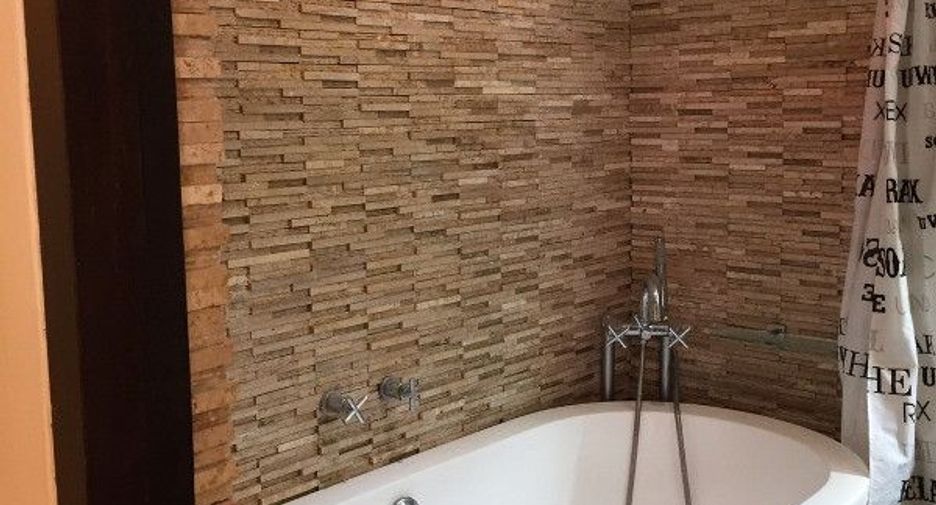 For sale 2 bedrooms condo in Watthana, Bangkok