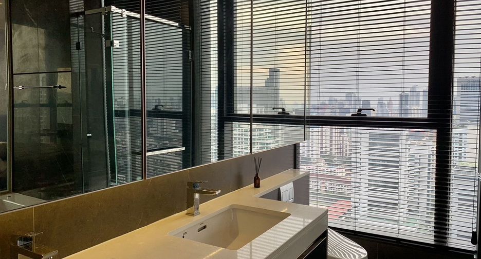 For rent 2 bedrooms condo in Watthana, Bangkok