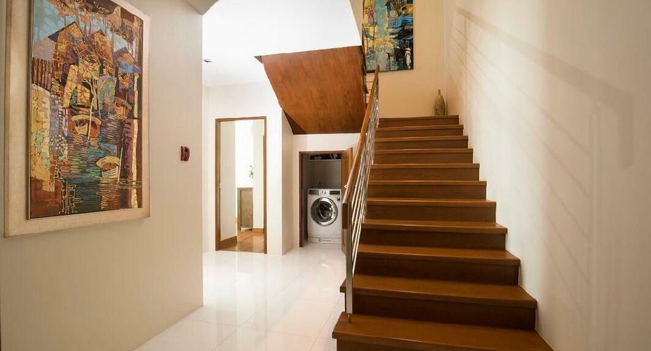 For rent 3 bedrooms condo 