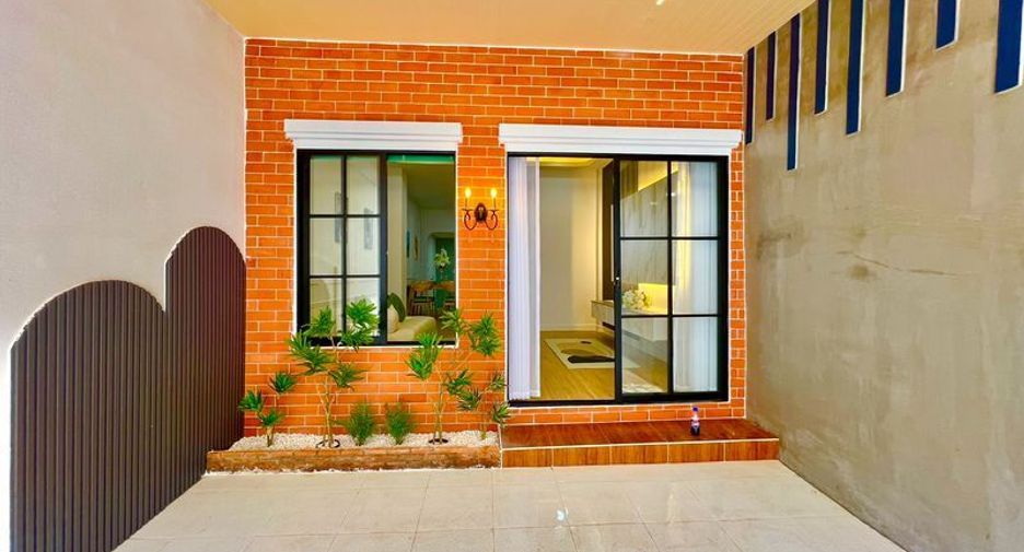 For sale 2 bedrooms townhouse in Min Buri, Bangkok