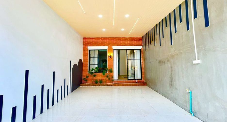 For sale 2 bedrooms townhouse in Min Buri, Bangkok