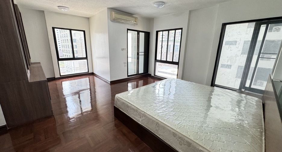 For rent 3 bedrooms apartment in Pathum Wan, Bangkok