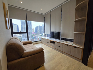 For rent 1 bed condo in Huai Khwang, Bangkok