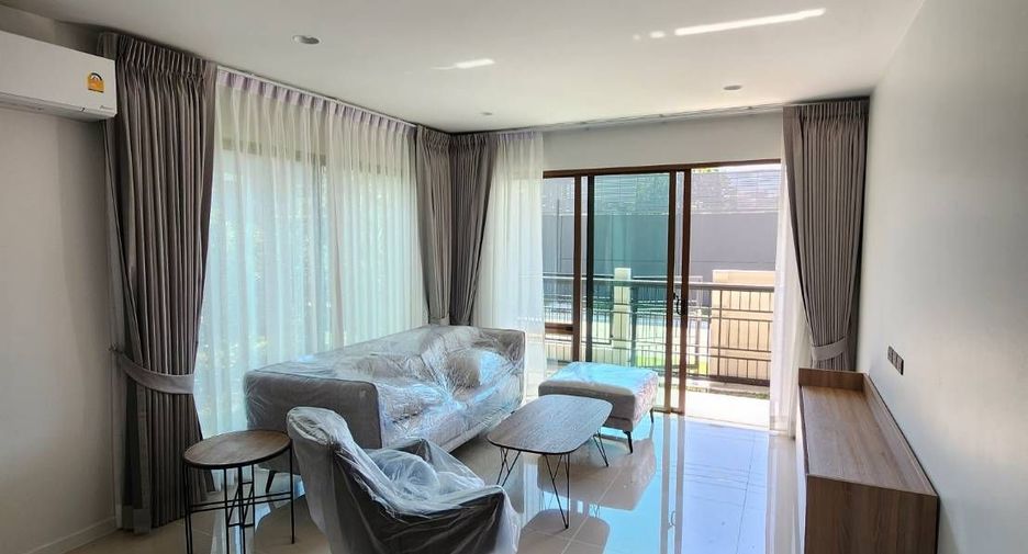 For rent 4 ベッドルーム house in Bang Kapi, Bangkok