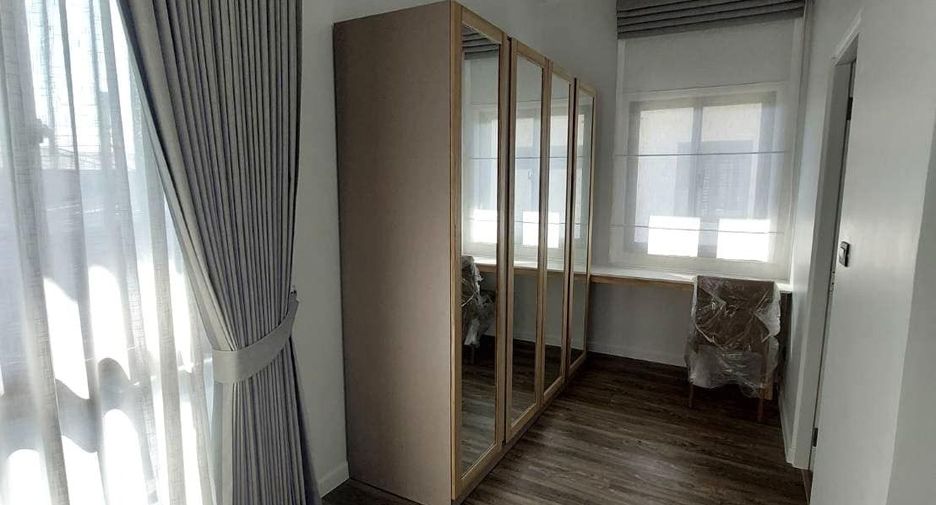 For rent 4 ベッドルーム house in Bang Kapi, Bangkok