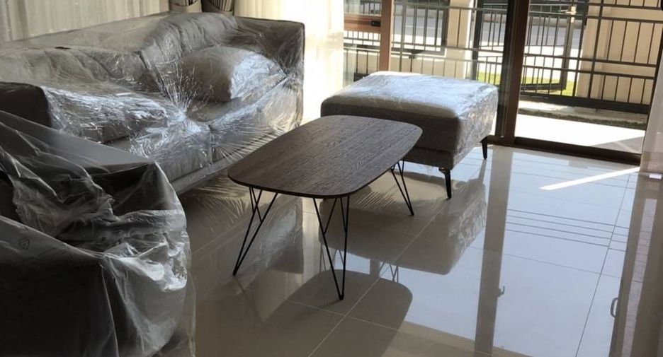 For rent 4 ベッドルーム house in Bang Kapi, Bangkok
