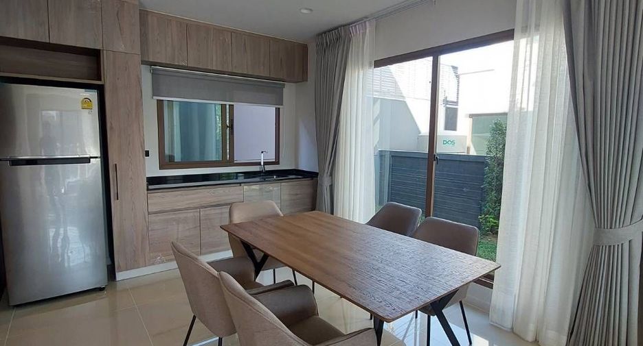 For rent 4 ベッドルーム house in Bang Kapi, Bangkok