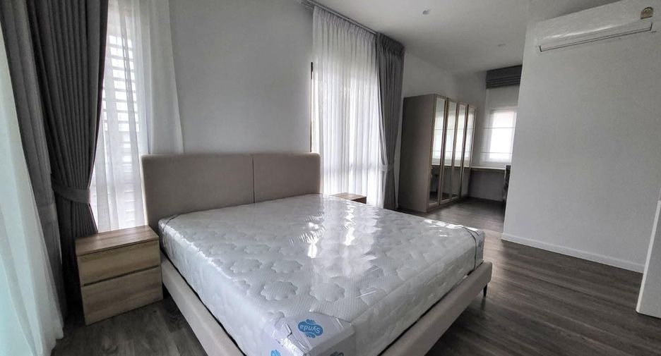 For rent 4 ベッドルーム house in Bang Kapi, Bangkok