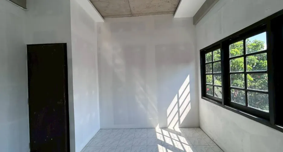 Reihenhaus zur Miete mit Studio in Watthana, Bangkok