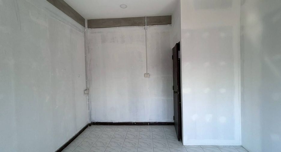 For rent studio townhouse in Watthana, Bangkok
