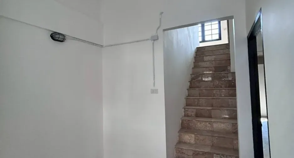 Reihenhaus zur Miete mit Studio in Watthana, Bangkok