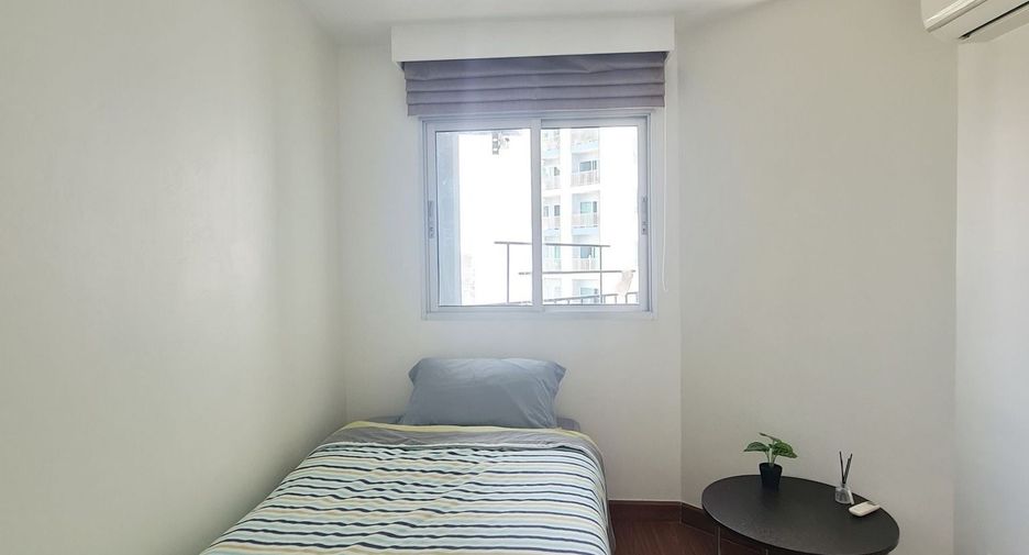 Wohnung zur Miete mit 3 Zimmer in Huai Khwang, Bangkok