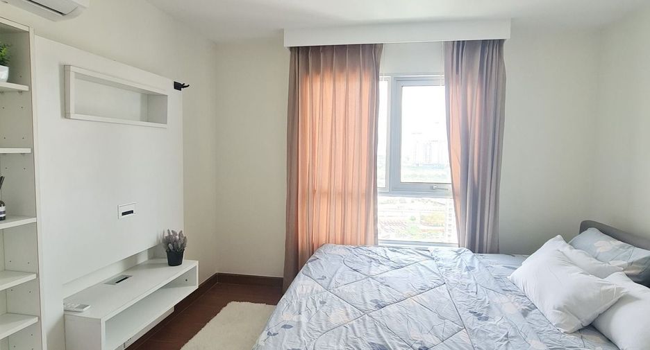 Wohnung zur Miete mit 3 Zimmer in Huai Khwang, Bangkok