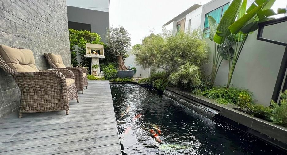 Haus zum Kauf mit 5 Zimmer in Saphan Sung, Bangkok