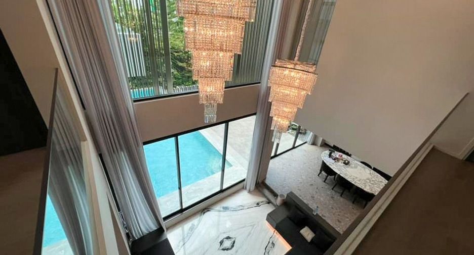 Haus zum Kauf mit 5 Zimmer in Saphan Sung, Bangkok