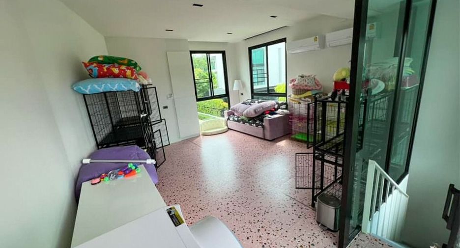 Haus zum Kauf mit 5 Zimmer in Saphan Sung, Bangkok