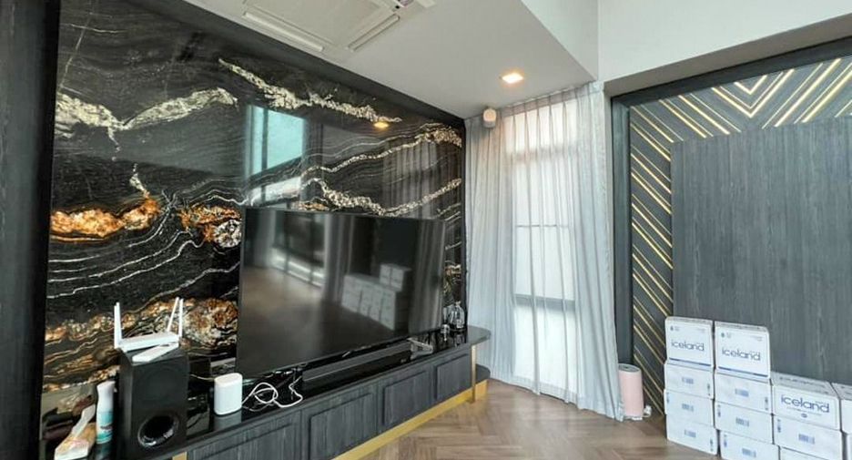 Haus zum Kauf mit 5 Zimmer in Saphan Sung, Bangkok