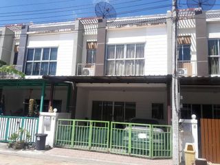 For sale 3 bedrooms townhouse in Prawet, Bangkok