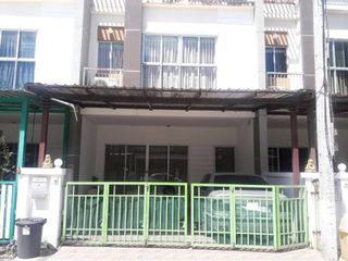 For sale 3 bedrooms townhouse in Prawet, Bangkok