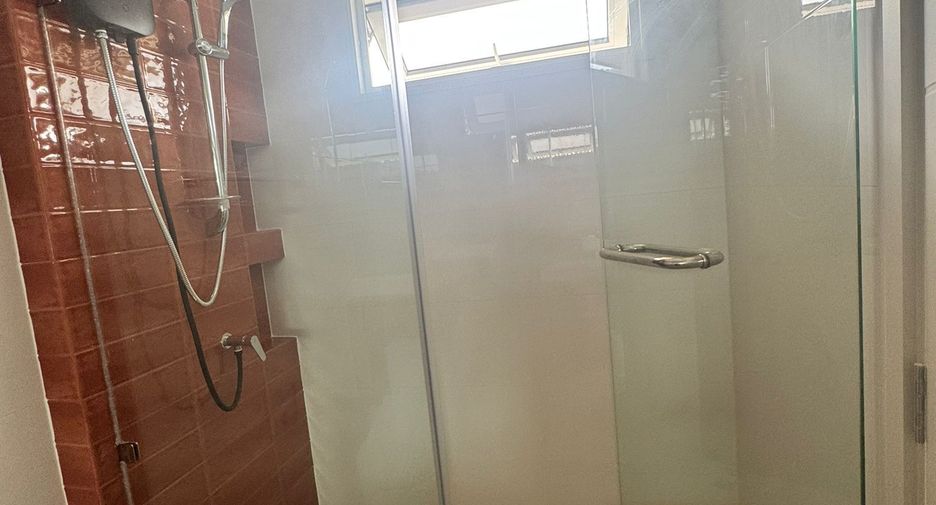 Casa en venta y en alquiler de 4 habitaciones en Mueang Phuket, Phuket