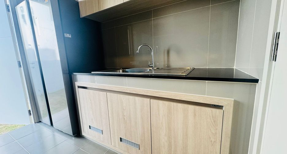 Casa en venta y en alquiler de 4 habitaciones en Mueang Phuket, Phuket