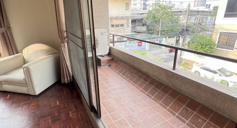 For rent 3 bedrooms apartment in Phaya Thai, Bangkok